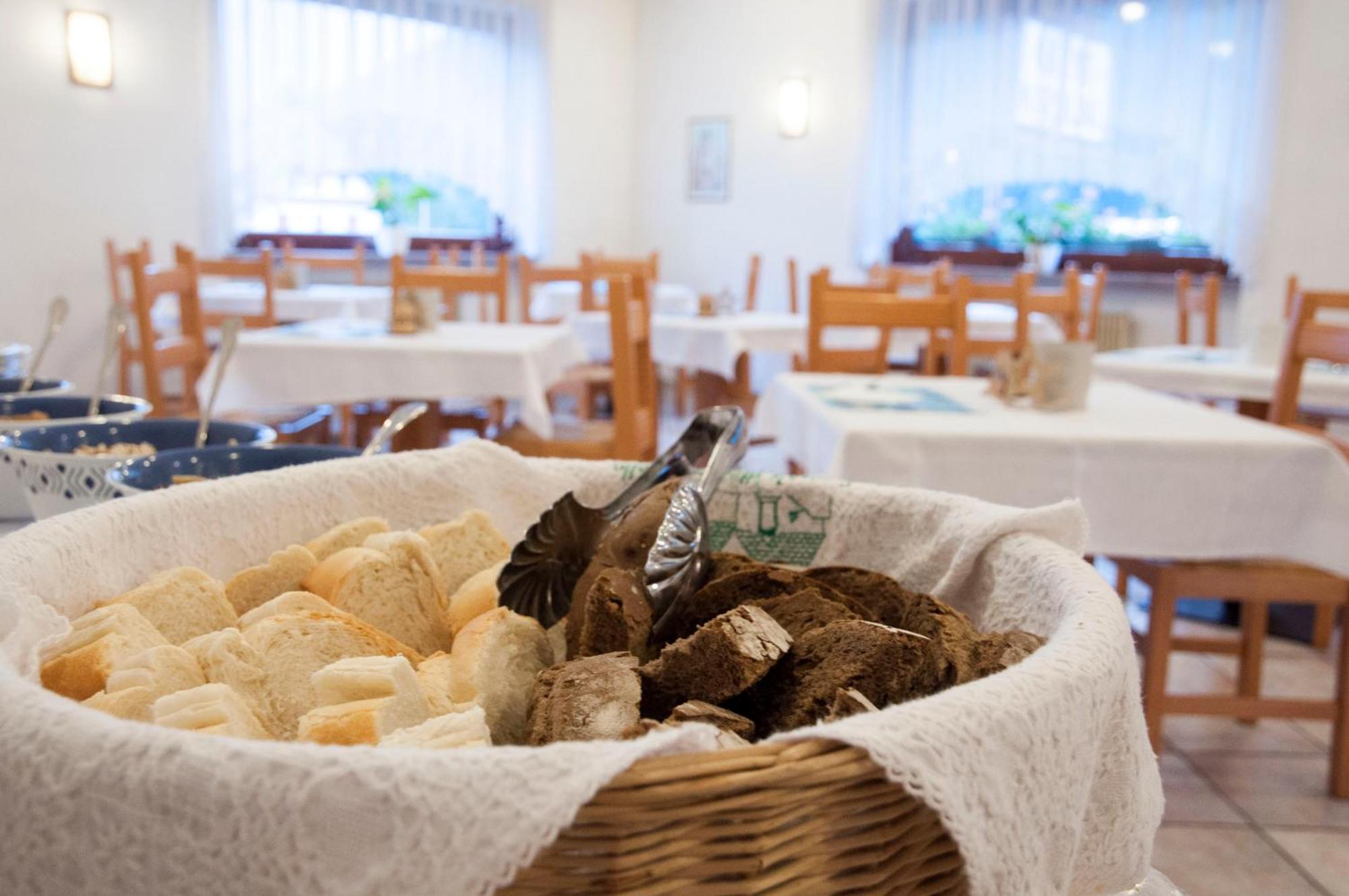 Garni Mariolina Bed & Breakfast Falcade Exterior photo