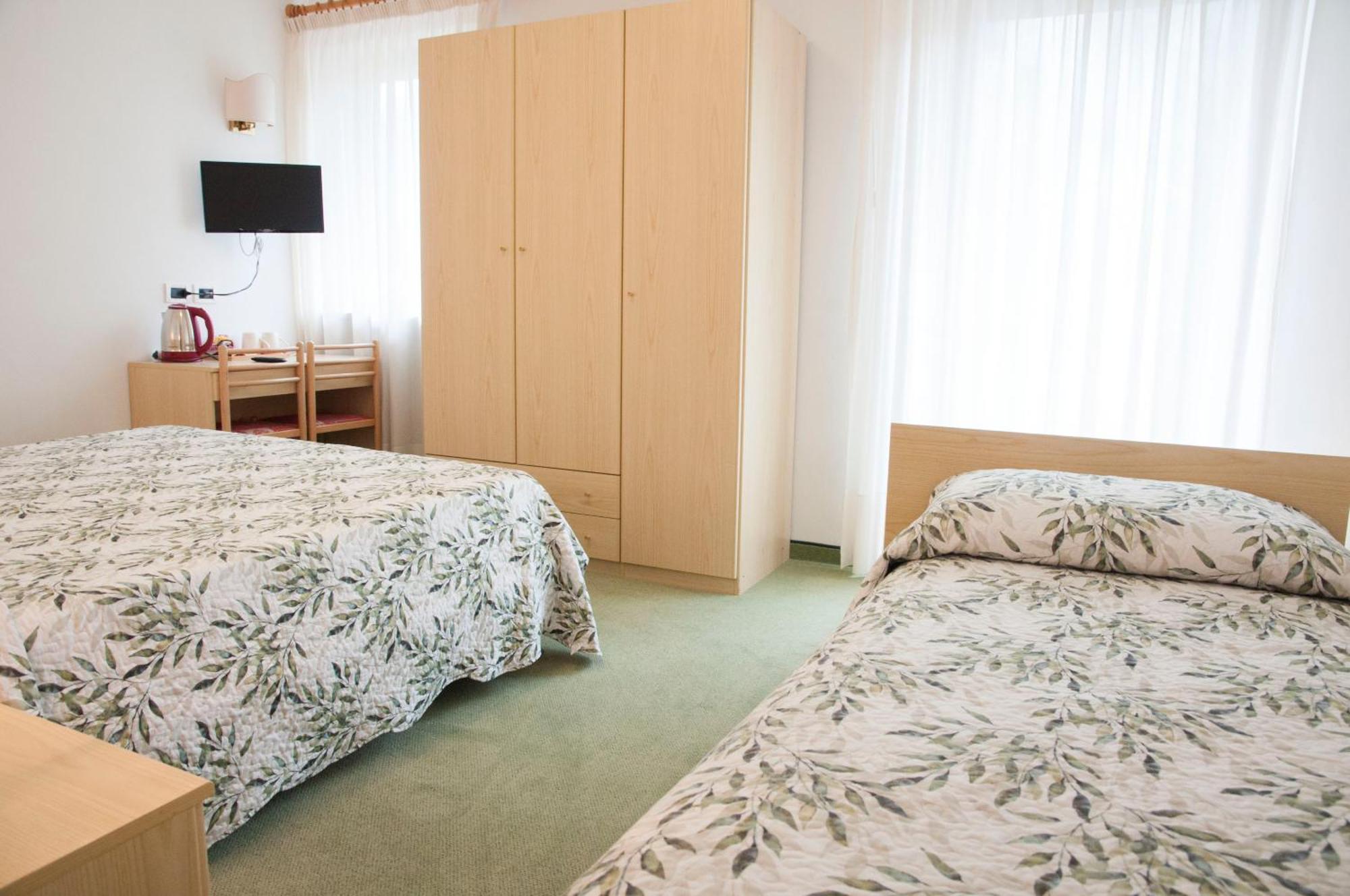 Garni Mariolina Bed & Breakfast Falcade Exterior photo