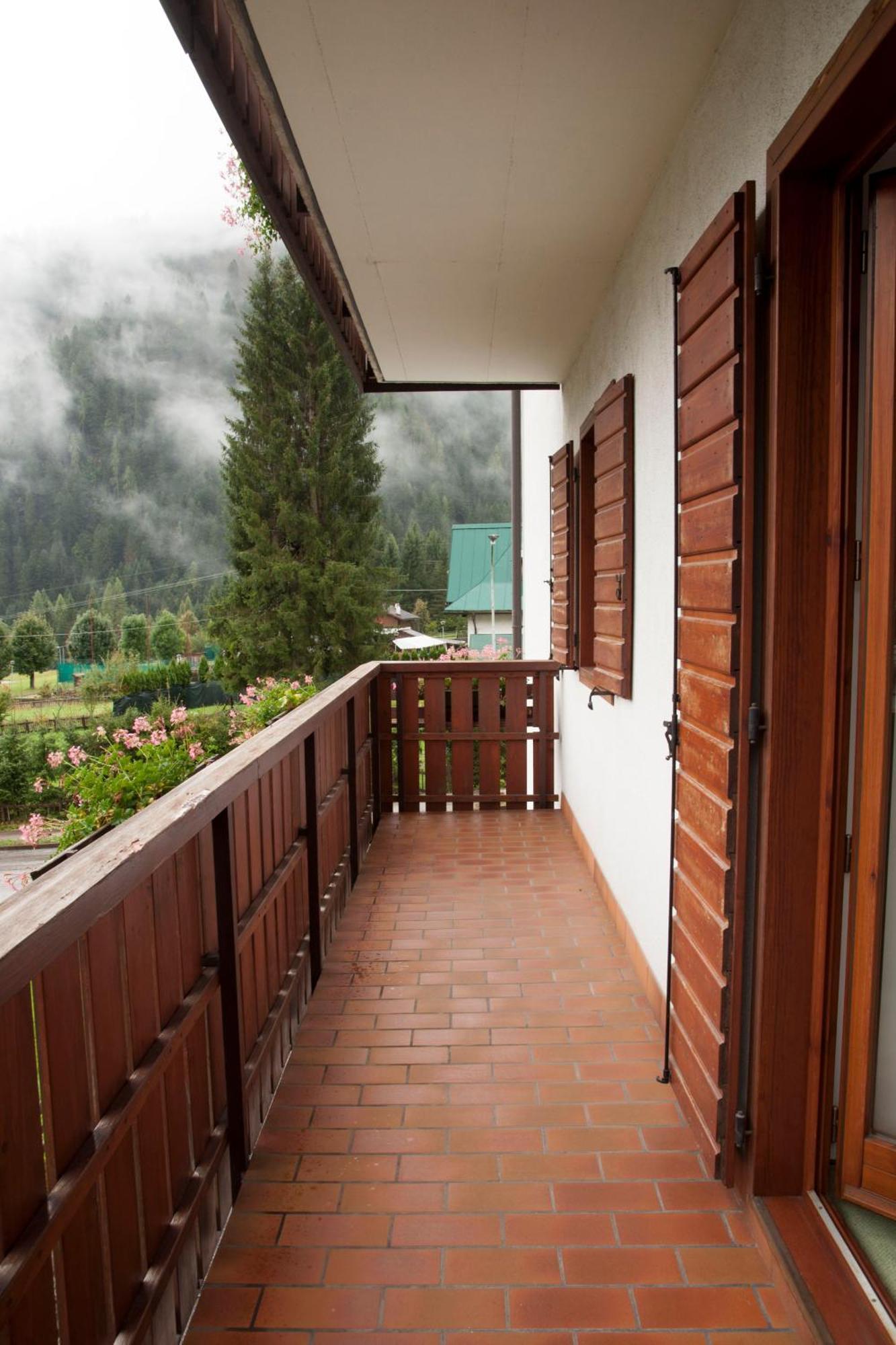 Garni Mariolina Bed & Breakfast Falcade Exterior photo
