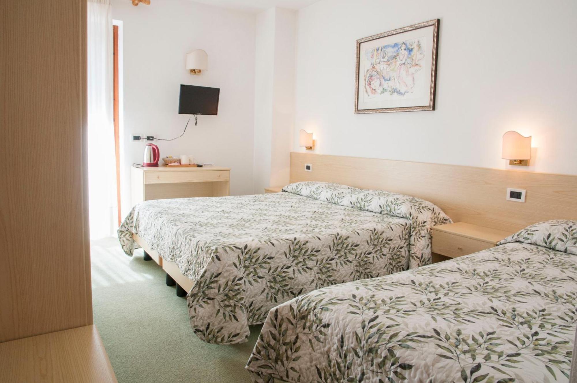 Garni Mariolina Bed & Breakfast Falcade Exterior photo