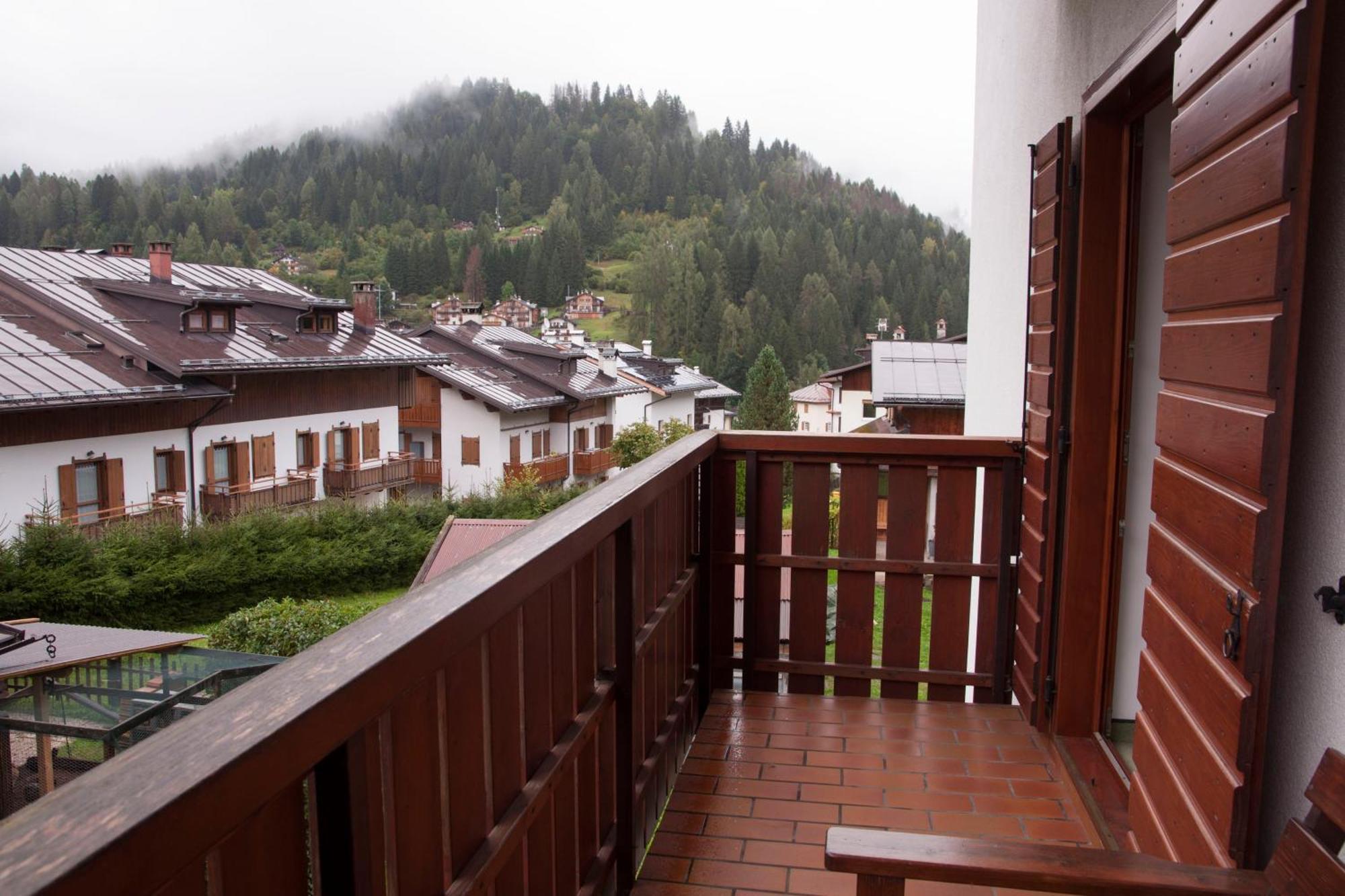 Garni Mariolina Bed & Breakfast Falcade Exterior photo